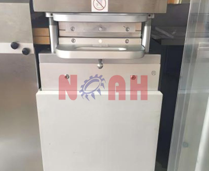 DPH-360 高速辊板式泡罩包装机